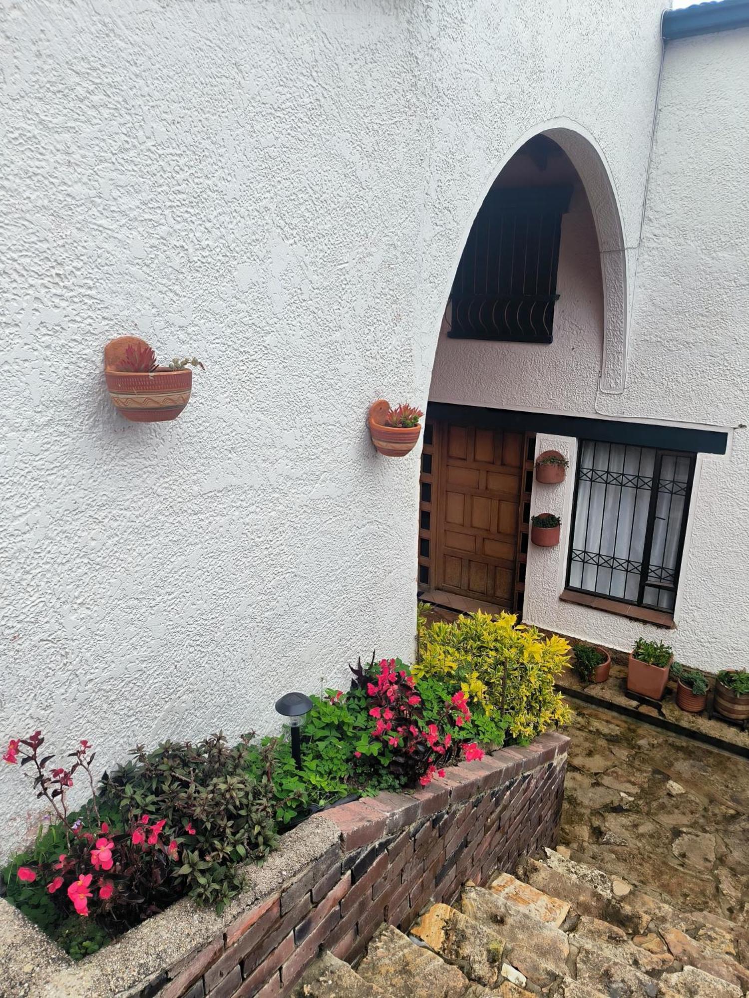 House Life Hotel La Calera Bagian luar foto
